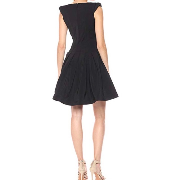 New! NWT Stunning Halston Heritage - Picture 2 of 8